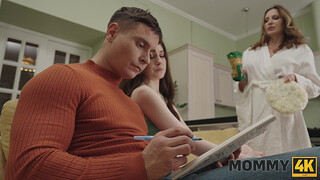 Мама и дочь